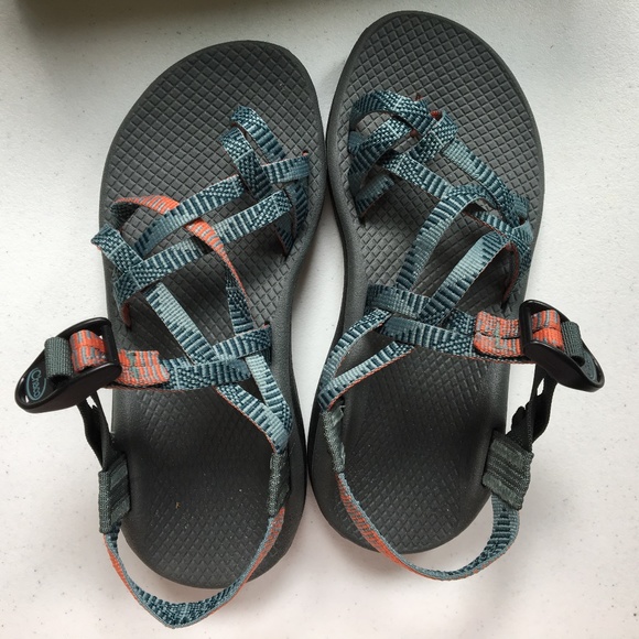 women's chacos rune teal